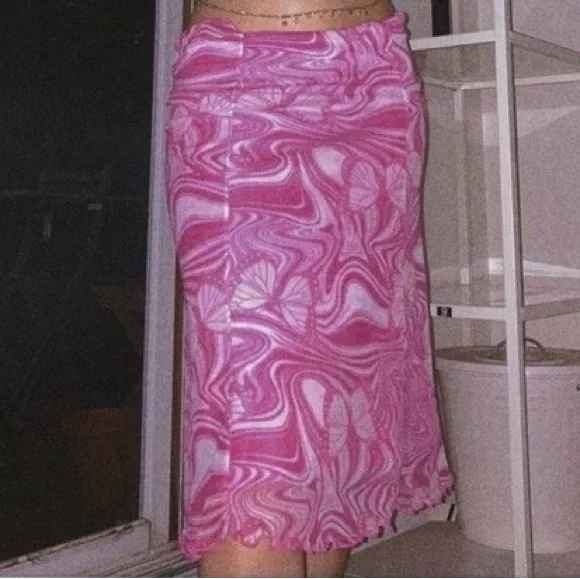 Pink Swirl Pattern Skirt - Picture 2 of 4